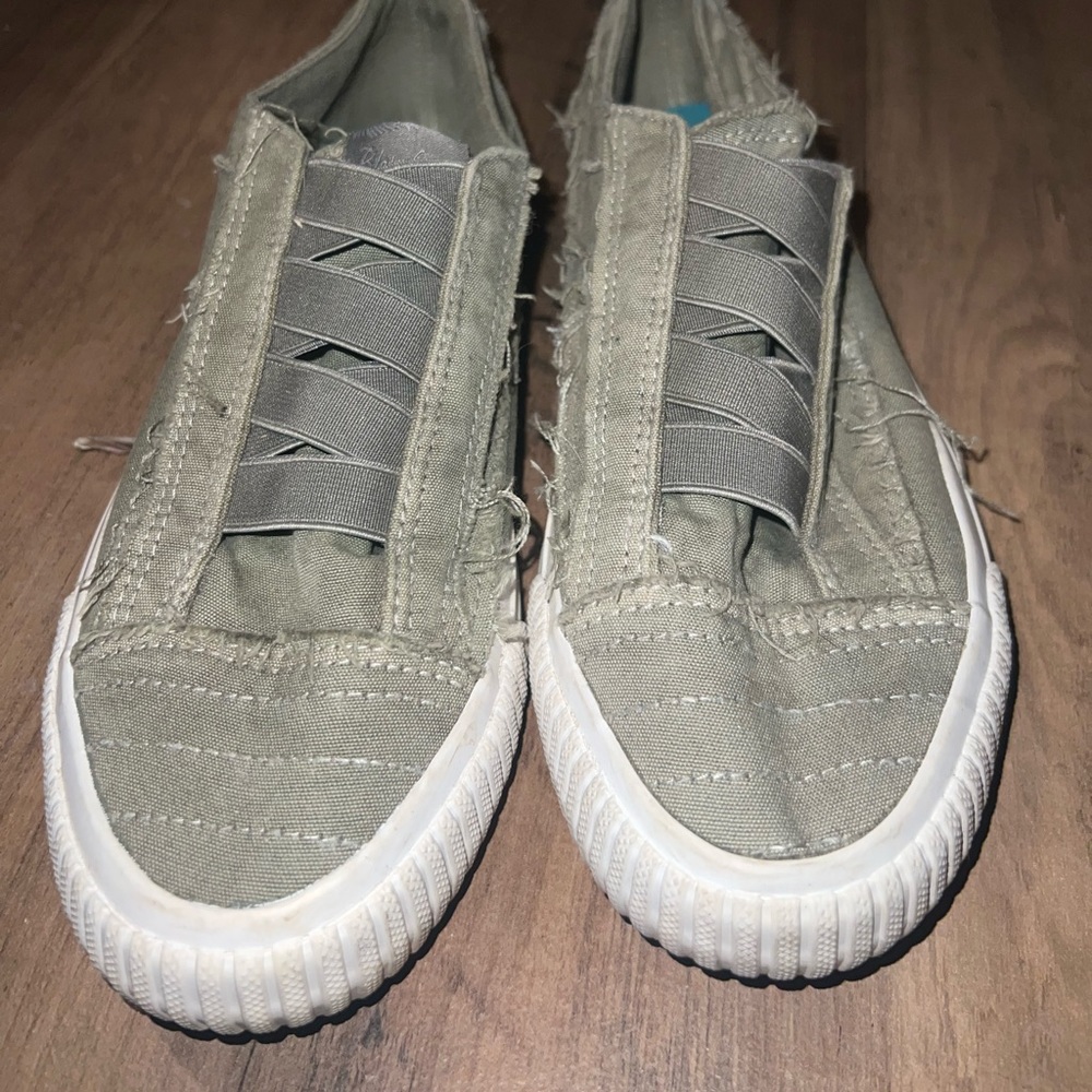 blow fish shoes